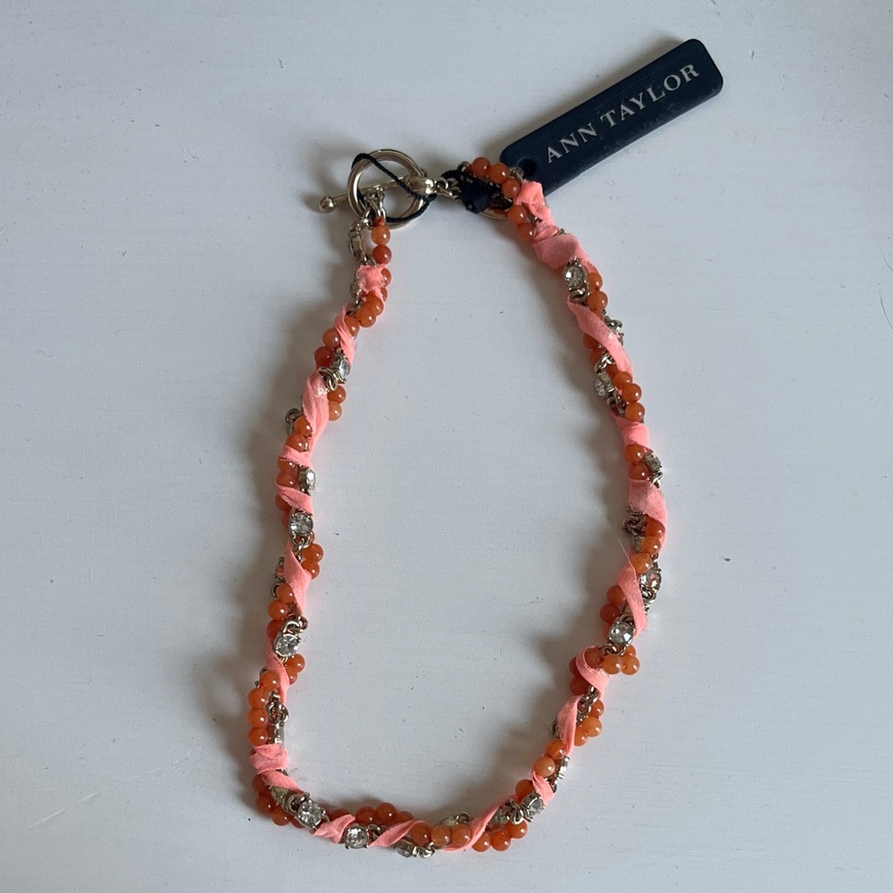 Ann Taylor Short Coral and Peach Beaded Necklace (NWT)